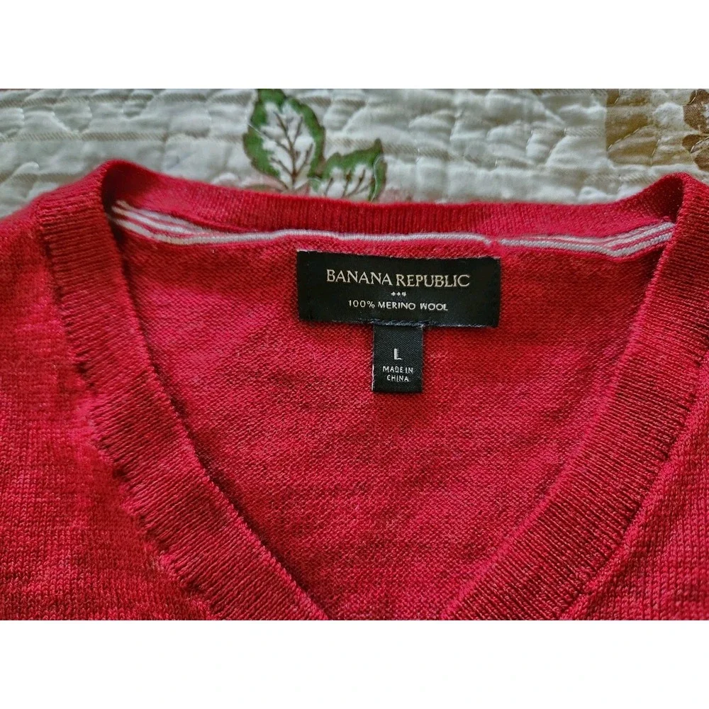 Banana Republic 100%‎ Merino Wool Red Sweater Men's V Neck Preppy Office Size L